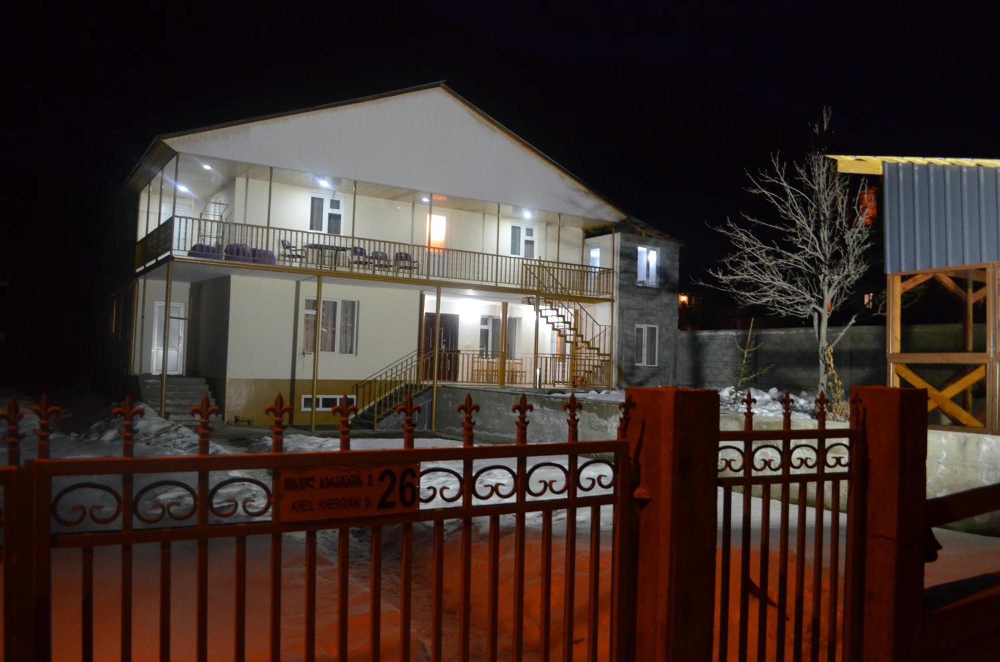 מסטיה Guesthouse Qarim מראה חיצוני תמונה