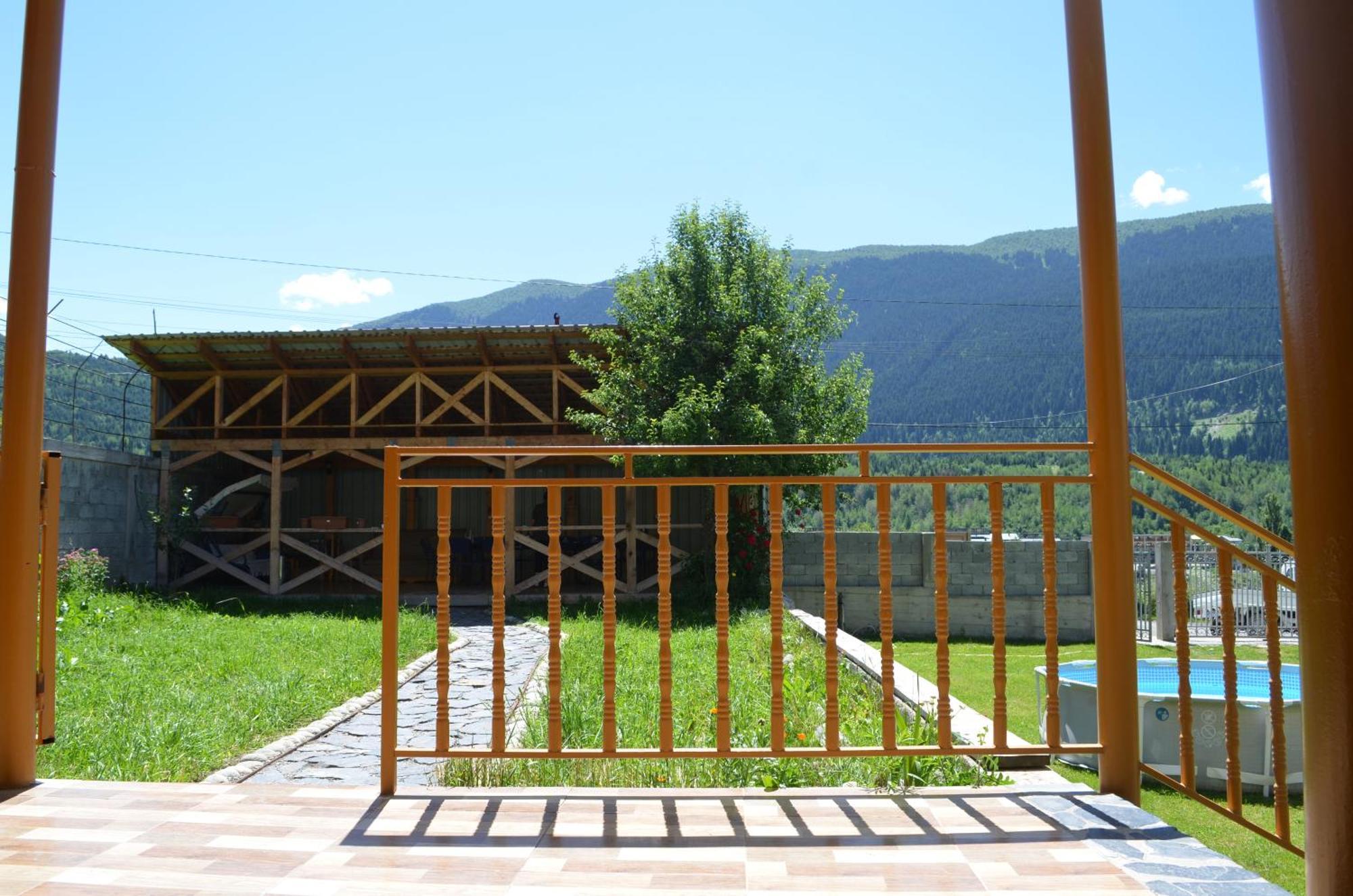 מסטיה Guesthouse Qarim מראה חיצוני תמונה